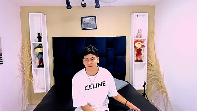 Jhojan twink online show from 8, 10, 2025