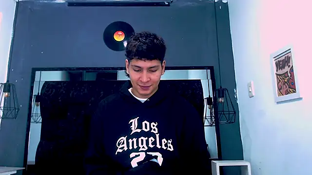 Jhojan twink online show from 20, 3, 2026