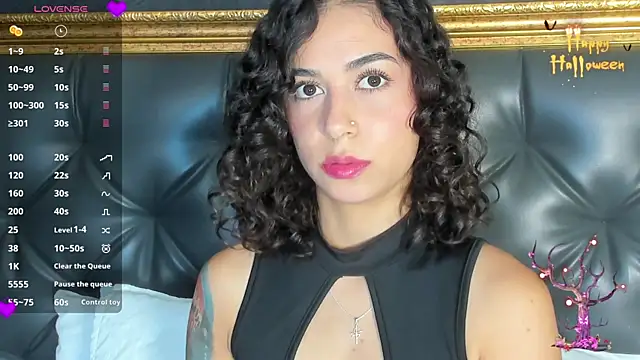 Snapshot of AliceStevens_ chatting on 23, 10, 2025 AliceStevens  online show from 23, 10, 2025