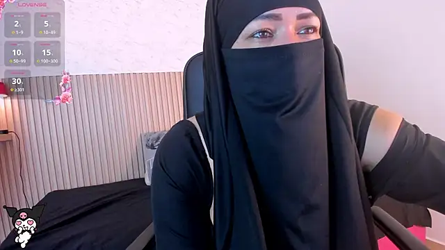 Snapshot of Layla_arabelle chatting on 3, 5, 2026 Layla arabelle online show from 3, 5, 2026