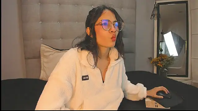 Moon  April online show from 24, 11, 2025