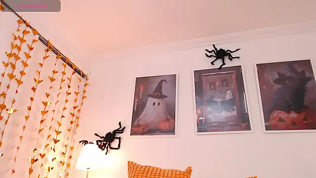 Valen ross  online show from 10, 10, 2025