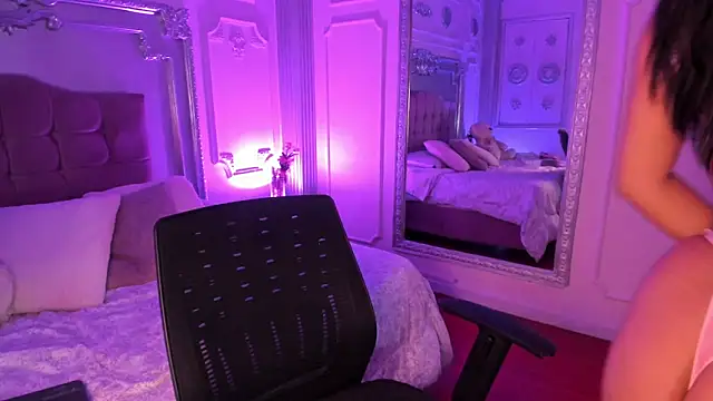 KatianPierce online show from 4, 3, 2026