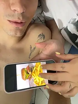 pareja curiosa19 online show from 10, 10, 2025