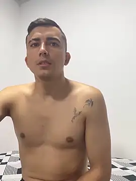 pareja curiosa19 online show from 11, 11, 2025