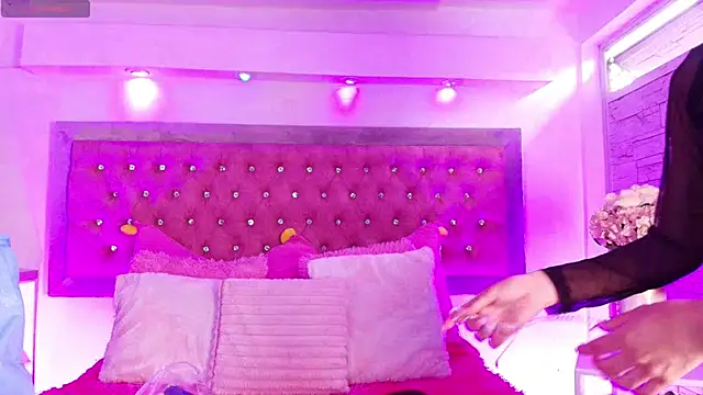 Andy Leex online show from 1, 2, 2026