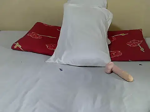 Creamy-Aisha online show from 10, 9, 2025