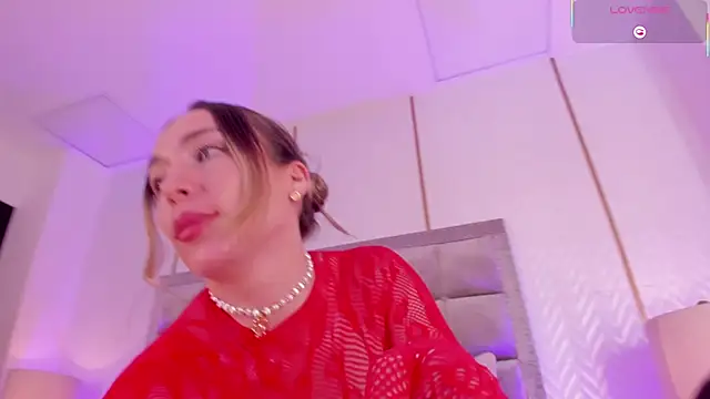 Snapshot of laurencarter1 chatting on 28, 11, 2025 laurencarter1 online show from 28, 11, 2025