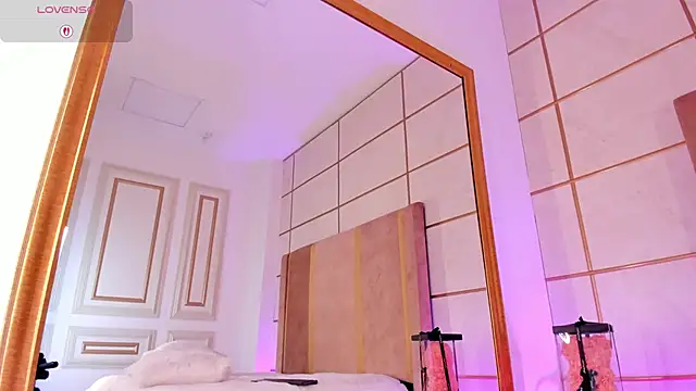 Snapshot of laurencarter1 chatting on 15, 12, 2025 laurencarter1 online show from 15, 12, 2025