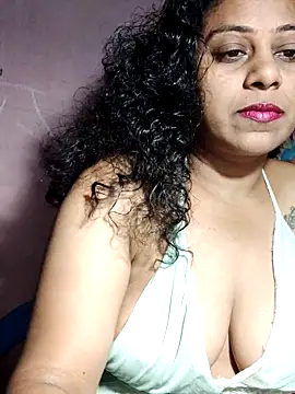Snapshot of JENNIFERtamil chatting on 17, 5, 2026 JENNIFERtamil online show from 17, 5, 2026
