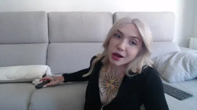Snapshot of tattoobbgirl chatting on 23, 9, 2025 tattoobbgirl online show from 23, 9, 2025