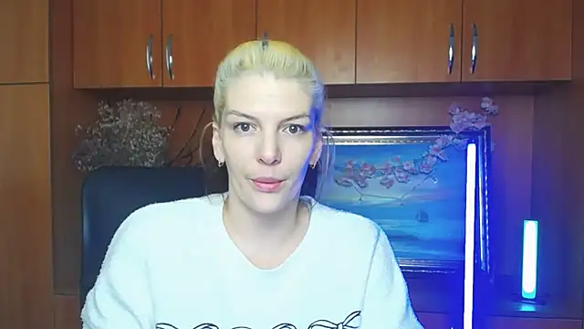 VanessaRey  online show from 8, 4, 2026