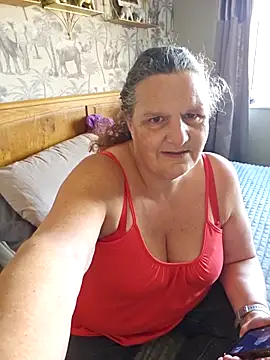 MissQueenBeex online show from 24, 9, 2025