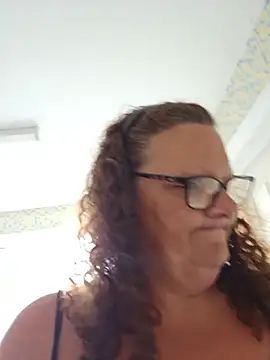 Snapshot of MissQueenBeex chatting on 28, 7, 2026 MissQueenBeex online show from 28, 7, 2026