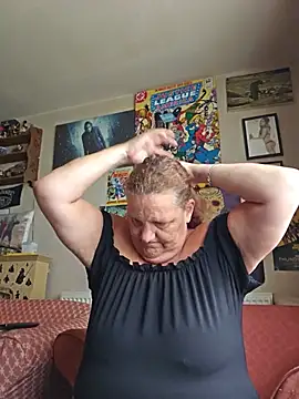 Snapshot of MissQueenBeex chatting on 31, 7, 2026 MissQueenBeex online show from 31, 7, 2026