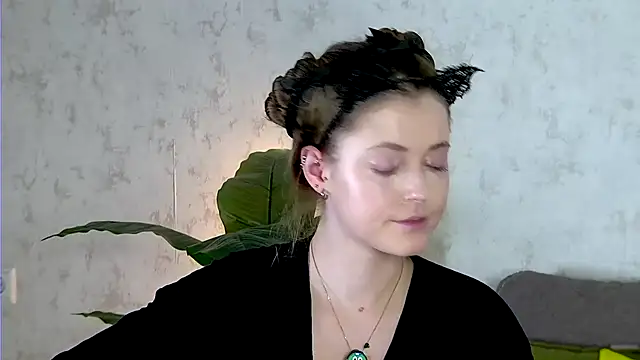 AshleyD  online show from 24, 11, 2025