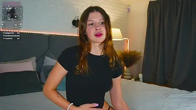 Snapshot of Liana___Li chatting on 27, 11, 2025 Liana Li online show from 27, 11, 2025