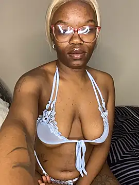 YummyMelanin117 online show from 16, 2, 2026