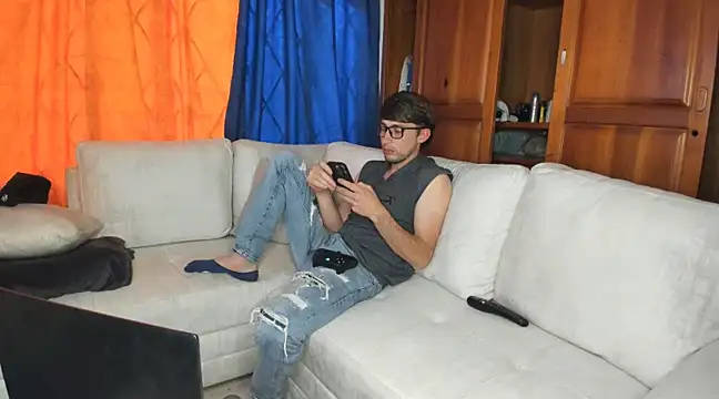 laurent 01 online show from 22, 3, 2025