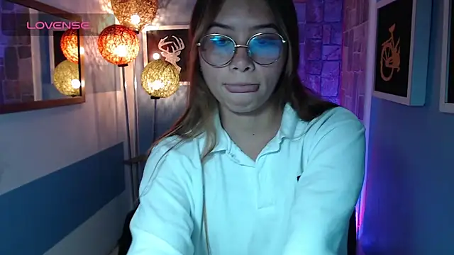 Snapshot of Fiorellaa_delsd chatting on 3, 10, 2025 Fiorellaa delsd online show from 3, 10, 2025