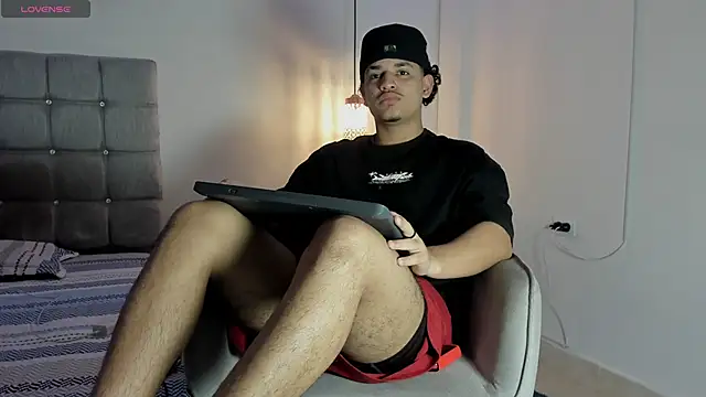 Snapshot of samxx_muscle chatting on 1, 10, 2025 samxx muscle online show from 1, 10, 2025