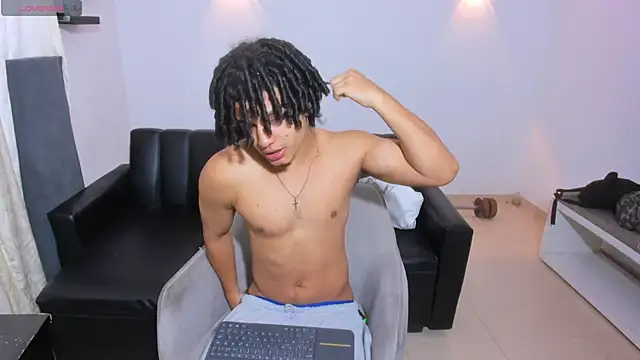Snapshot of samxx_muscle chatting on 25, 6, 2026 samxx muscle online show from 25, 6, 2026