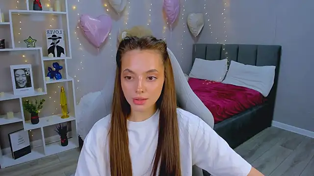 MelanieAlves online show from 9, 3, 2026