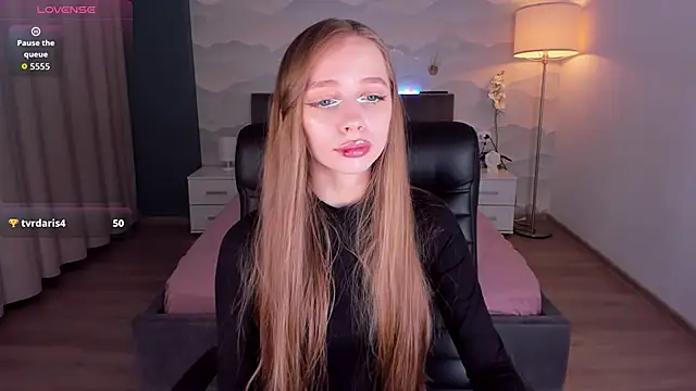 Amy Waynee online show from 24, 11, 2025