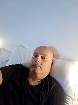 Alexis Bull online show from 13, 10, 2025