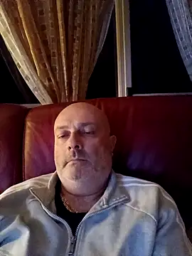 Alexis Bull online show from 9, 1, 2026