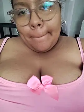 Snapshot of sheila_ro chatting on 19, 5, 2026 sheila ro online show from 19, 5, 2026
