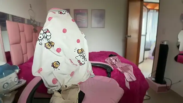 Snapshot of lunesweet chatting on 19, 2, 2026 lunesweet online show from 19, 2, 2026