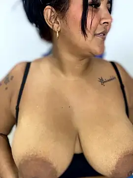 Snapshot of sashaoficial_ chatting on 18, 1, 2026 sashaoficial online show from 18, 1, 2026