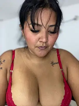 Snapshot of sashaoficial_ chatting on 6, 2, 2026 sashaoficial online show from 6, 2, 2026