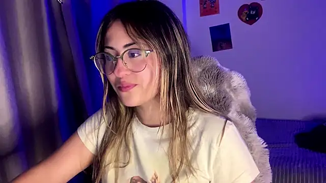 emma  bell  online show from 23, 10, 2025