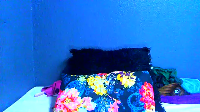 Snapshot of SMALLBOOBSXX chatting on 3, 6, 2026 SMALLBOOBSXX online show from 3, 6, 2026