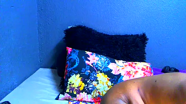 Snapshot of SMALLBOOBSXX chatting on 19, 6, 2026 SMALLBOOBSXX online show from 19, 6, 2026