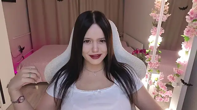 Betty  Davvis online show from 3, 11, 2025