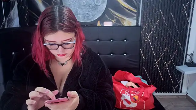Snapshot of Cerecitaa02_ chatting on 4, 5, 2026 Cerecitaa02 online show from 4, 5, 2026