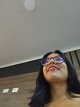 Snapshot of Pretty_roxxyy chatting on 7, 11, 2025 Pretty roxxyy online show from 7, 11, 2025