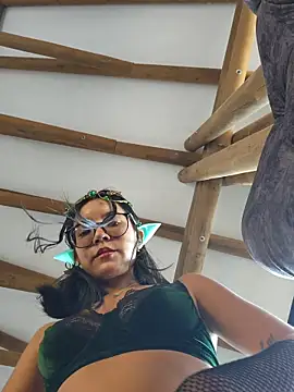 Snapshot of Pretty_roxxyy chatting on 8, 11, 2025 Pretty roxxyy online show from 8, 11, 2025