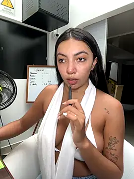 Snapshot of ImAshley1 chatting on 4, 10, 2025 ImAshley1 online show from 4, 10, 2025
