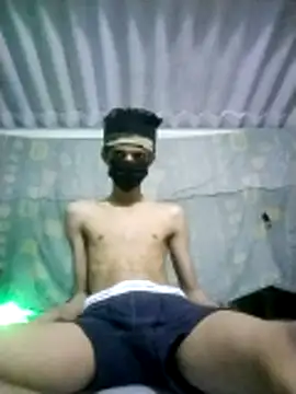 HannanKhan25 online show from 13, 3, 2026