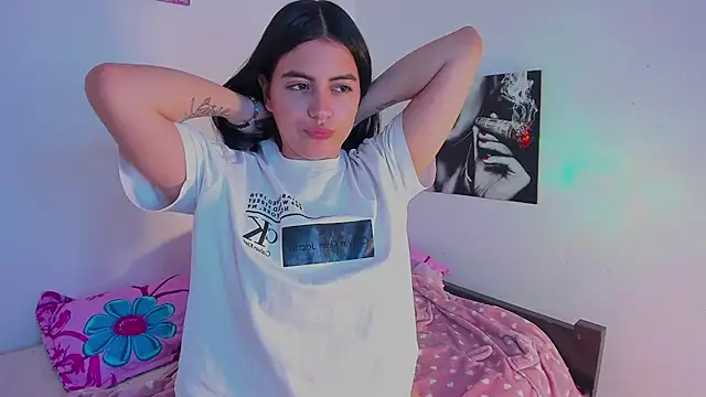 Snapshot of mialeia01 chatting on 14, 9, 2025 mialeia01 online show from 14, 9, 2025