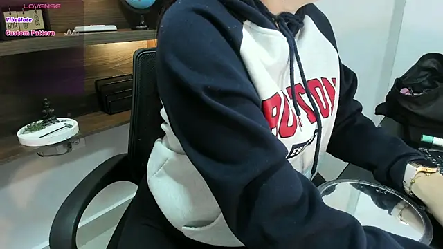 AlissaJoness online show from 12, 4, 2026