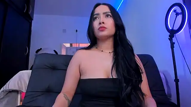 Bella  hamilton online show from 12, 2, 2026