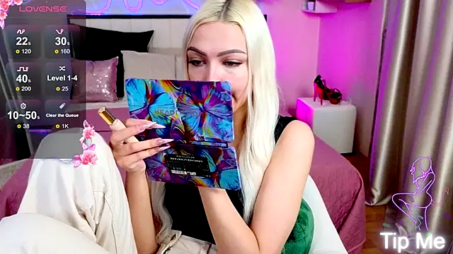 LinaLirian online show from 8, 10, 2025