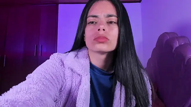 Snapshot of BellaSun_ chatting on 1, 10, 2025 BellaSun online show from 1, 10, 2025