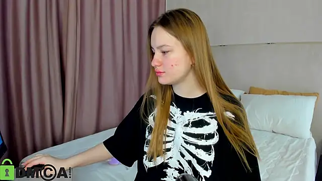 Candy Cansew online show from 25, 10, 2025