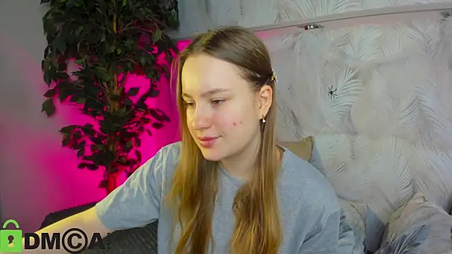 Candy Cansew online show from 2, 11, 2025